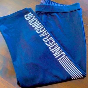 Women’s Large Under Armor pants.Gently used. Stretchy material.